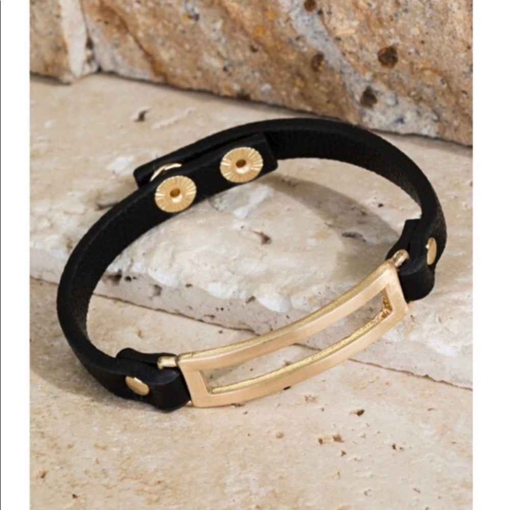 Sassy and Classy Leather and Metal Bracelet.